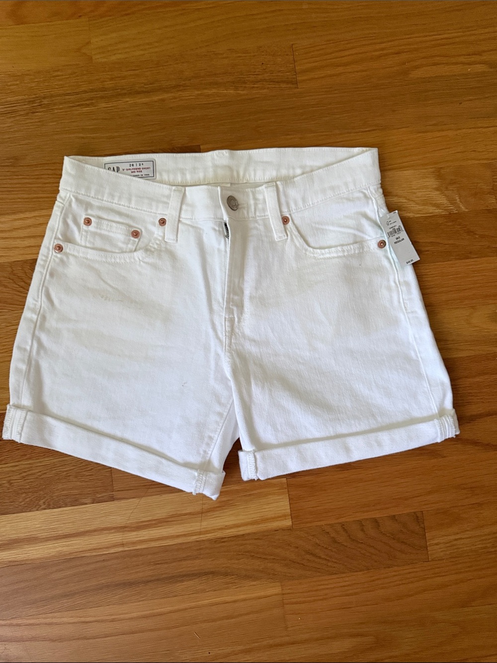 GAP 5” Girlfriend Shirt Mid Rise Shorts